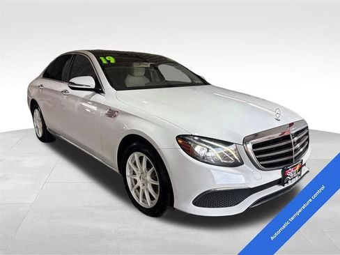 Used 2019 Mercedes-Benz E 300 4MATIC image 3