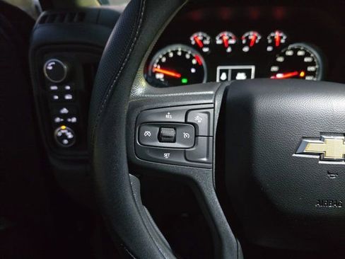 Used 2023 Chevrolet Silverado 1500 Custom image 16