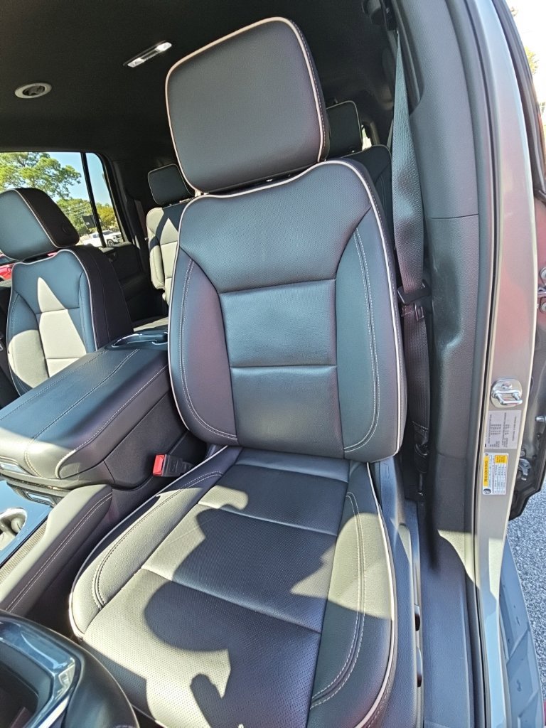 Used 2025 GMC Yukon XL Elevation AWD/4WD image 30