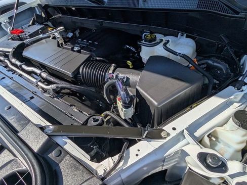 Used 2023 Chevrolet Silverado 1500 LT image 24