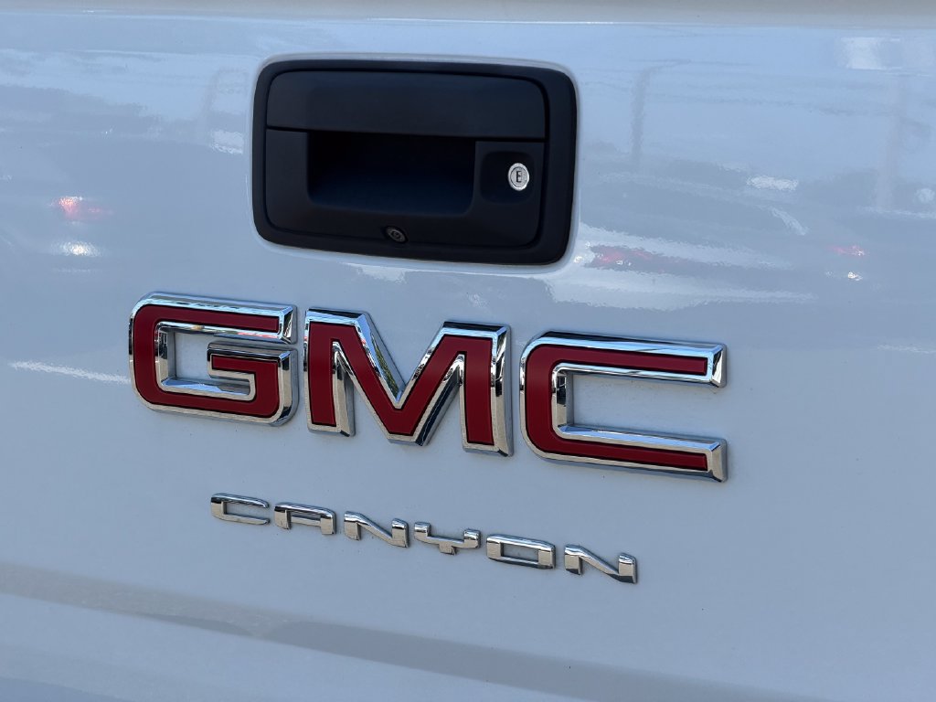 Used 2022 GMC Canyon AT4 w/ Driver Alert Package AWD/4WD image 28