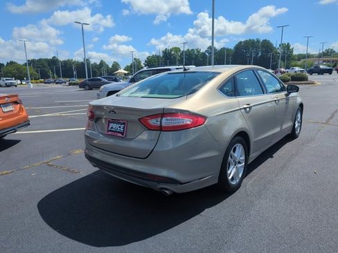 Used 2015 Ford Fusion SE FWD image 5