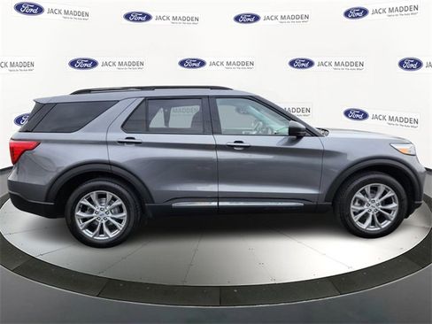 Certified 2022 Ford Explorer XLT w/ Equipment Group 202A image 6