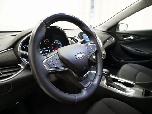 Used 2021 Chevrolet Malibu LT w/ Redline Edition image 8