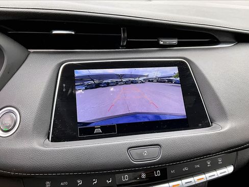 Used 2023 Cadillac XT4 Premium Luxury FWD image 16