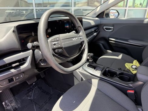 Used 2025 Kia K4 FWD image 30