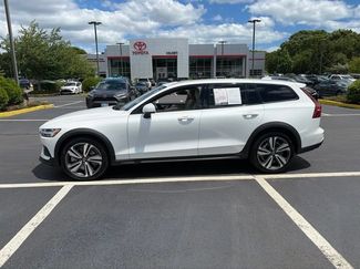 Used 2025 Volvo V60 B5 Cross Country Plus AWD/4WD video 2