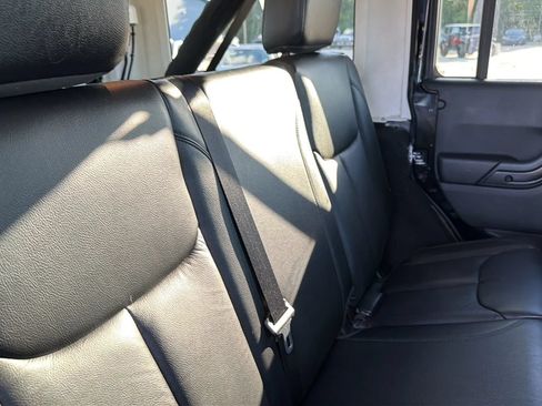 Used 2017 Jeep Wrangler Unlimited Sahara AWD/4WD image 70