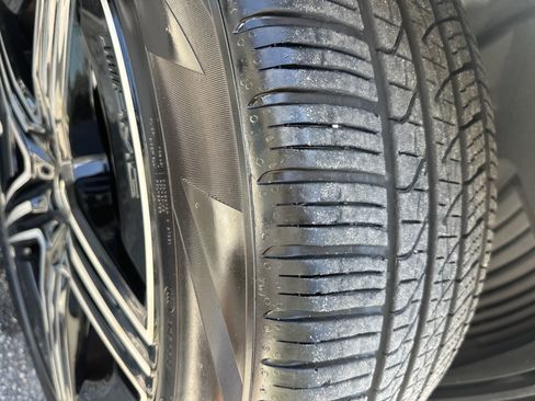 Used 2025 Mercedes-Benz GLE 450 4MATIC image 7