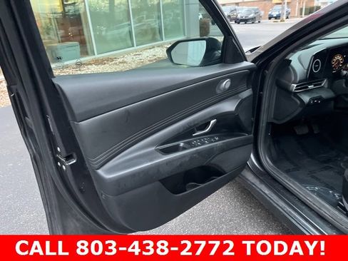 Used 2021 Hyundai Elantra SEL w/ Convenience Package image 5
