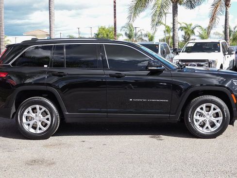 Used 2023 Jeep Grand Cherokee Limited image 10
