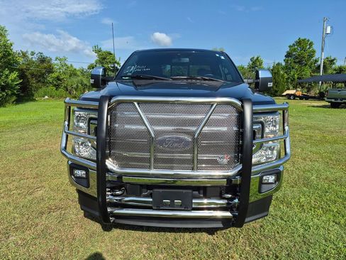 Used 2022 Ford F250 Lariat w/ Chrome Package AWD/4WD image 2