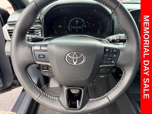 Used 2025 Toyota Camry SE FWD image 24