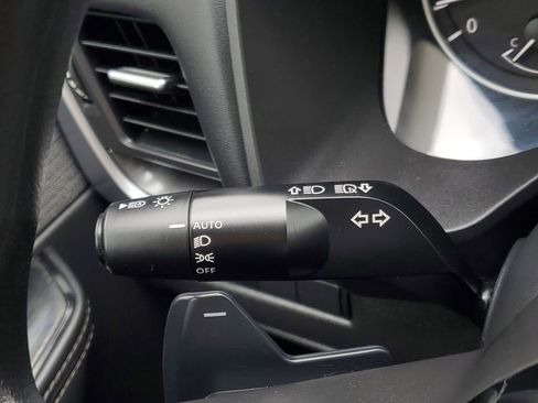 Used 2023 Nissan Rogue SV FWD image 15
