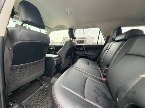 Used 2019 Toyota 4Runner TRD Off-Road Premium AWD/4WD image 19