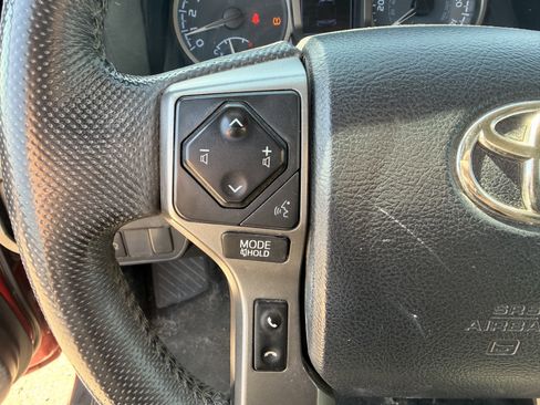 Used 2020 Toyota Tacoma SR5 w/ Technology Package AWD/4WD image 14