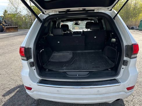 Used 2019 Jeep Grand Cherokee Altitude AWD/4WD image 17