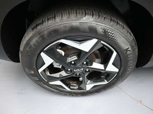 Certified 2025 Kia Seltos EX AWD/4WD image 12