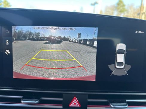 Used 2023 Hyundai Elantra Limited image 23