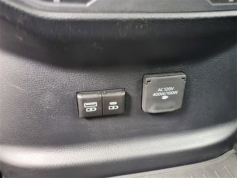 Used 2025 Toyota Tundra Limited image 12