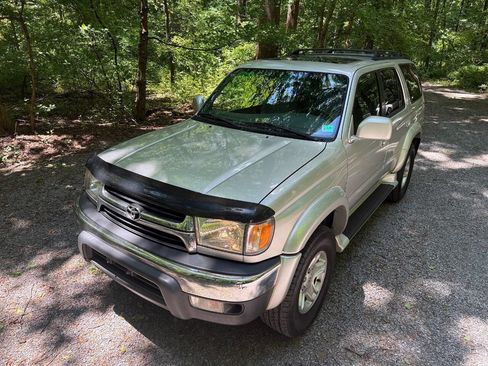 Used 2001 Toyota 4Runner SR5 AWD/4WD image 16