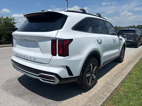 Used 2022 Kia Sorento S FWD image 3