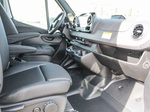 New 2025 Mercedes-Benz Sprinter 2500 image 14