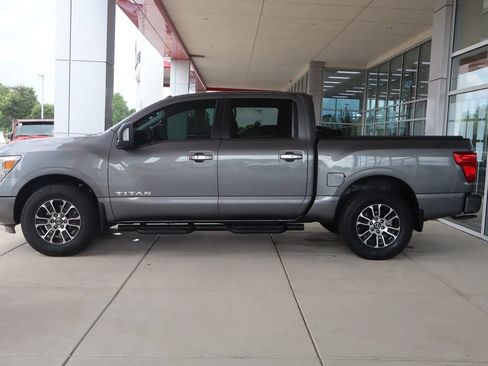 Used 2021 Nissan Titan SV w/ SV Convenience Package AWD/4WD image 4