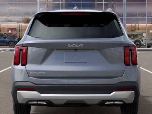 Certified 2025 Kia Sorento S w/ Panoramic Sunroof Package FWD image 13