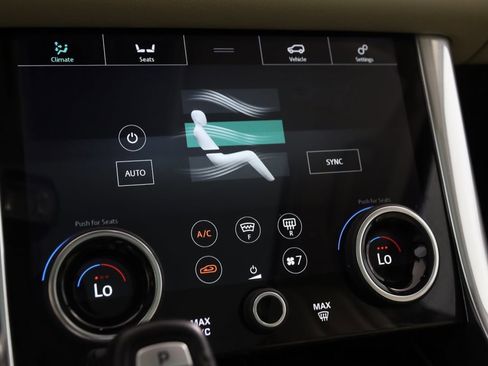 Used 2020 Land Rover Range Rover Sport SE image 32