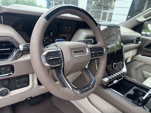New 2026 GMC Yukon XL Denali w/ Denali Reserve Package AWD/4WD image 13