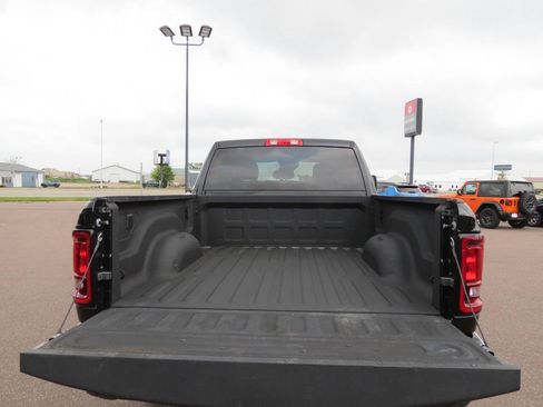 Used 2026 RAM 2500 Big Horn AWD/4WD image 6