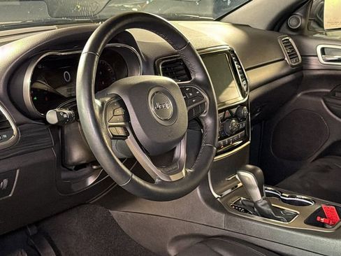 Used 2021 Jeep Grand Cherokee Laredo X image 22