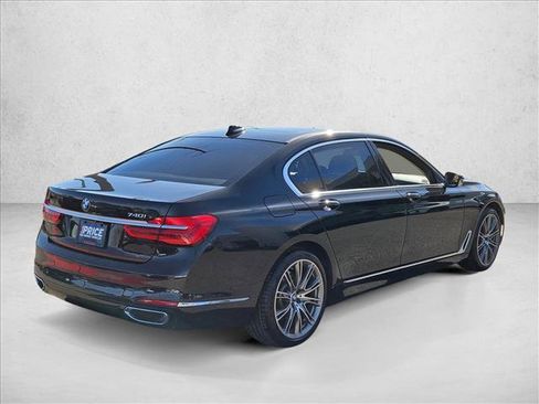 Used 2017 BMW 740i xDrive image 5
