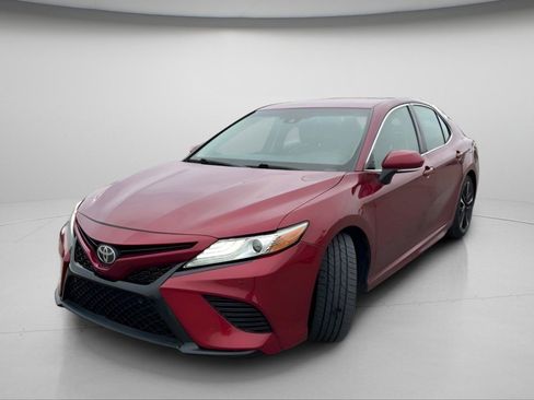 Used 2018 Toyota Camry XSE image 14