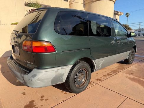 Used 1999 Toyota Sienna CE image 6