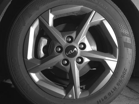Used 2025 Kia K4 FWD image 12