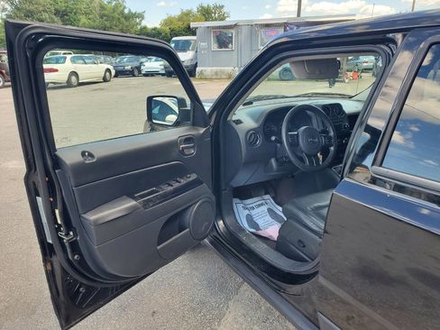 Used 2014 Jeep Patriot High Altitude image 9