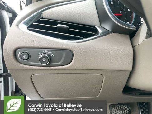 Used 2017 Chevrolet Malibu LT image 19