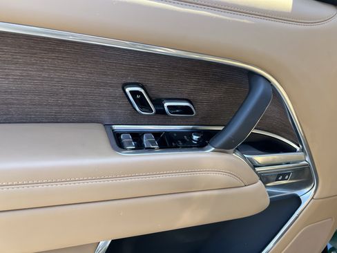 Certified 2025 Land Rover Range Rover Long Wheelbase SE image 14