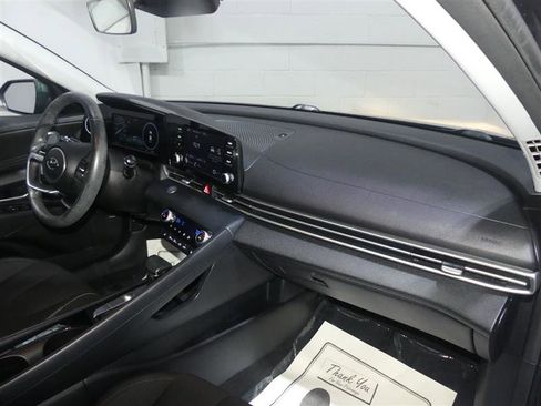 Used 2021 Hyundai Elantra SEL w/ Convenience + Premium Package FWD image 24