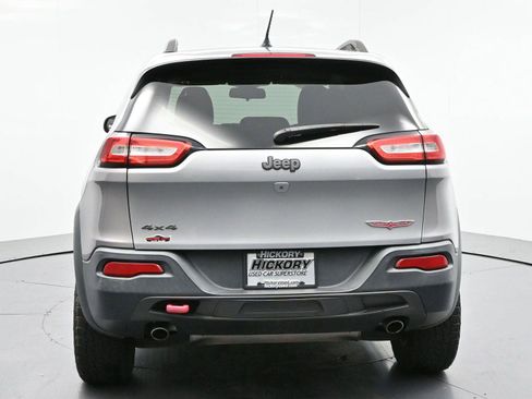 Used 2015 Jeep Cherokee Trailhawk image 6