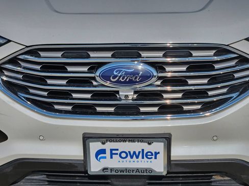 Used 2020 Ford Edge Titanium w/ Equipment Group 301A AWD/4WD image 12