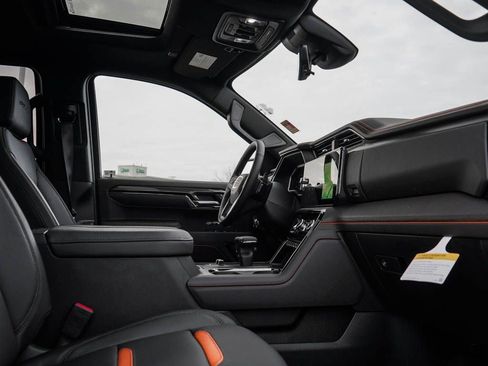 New 2026 GMC Sierra 1500 AT4 w/ AT4 Premium Package AWD/4WD image 9