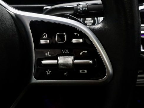 Used 2021 Mercedes-Benz GLB 250 4MATIC image 29