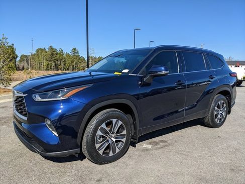 Used 2021 Toyota Highlander XLE image 65