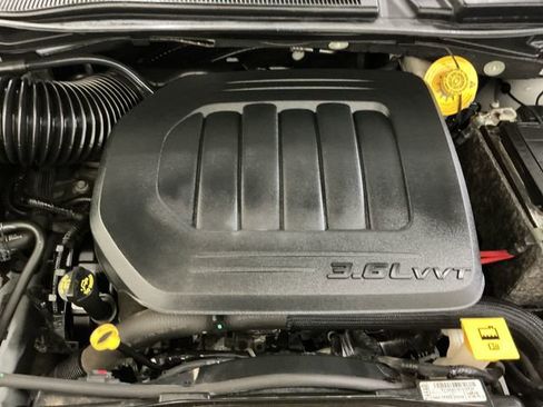 Used 2020 Dodge Grand Caravan SE FWD image 41