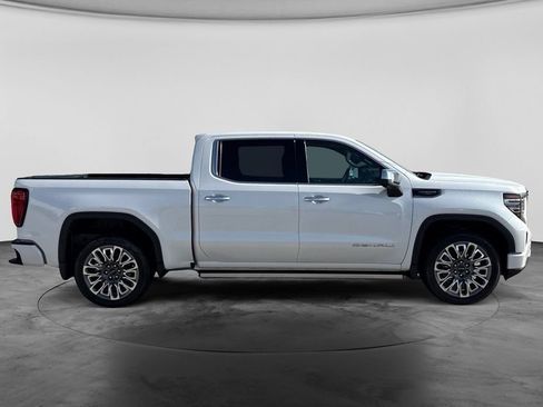 Used 2025 GMC Sierra 1500 Denali Ultimate AWD/4WD image 12