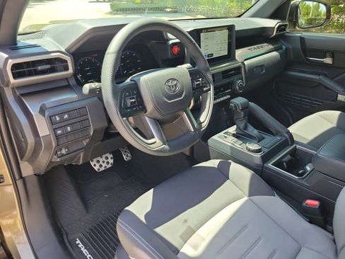 Used 2025 Toyota Tacoma TRD Sport RWD image 14