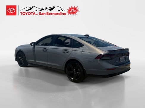 Used 2025 Honda Accord Sport image 3